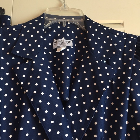 VintageWoman’s S Navy Polkadot Polyester Skirt Set - Picture 5 of 10